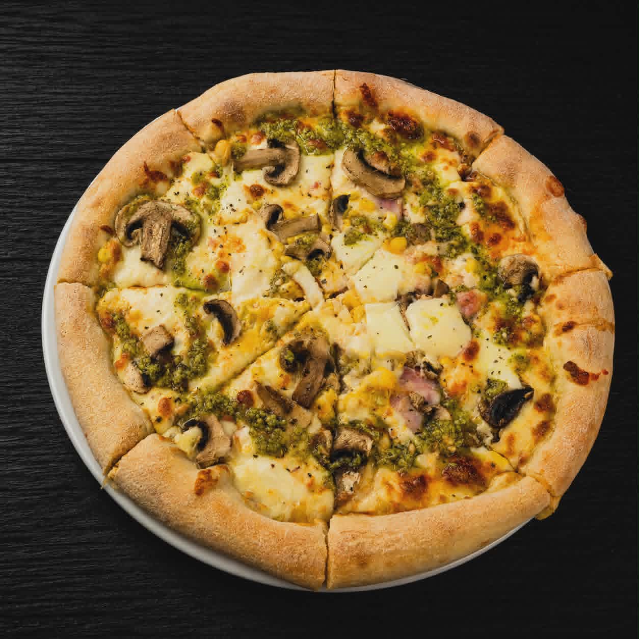 Вкусна пица от Restaurant Garden Rose